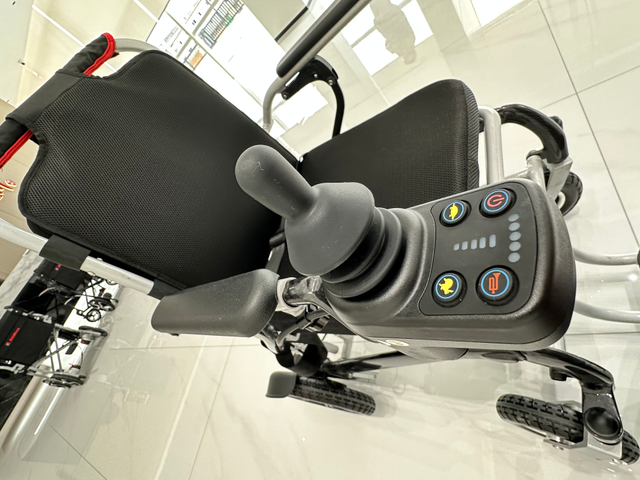 RC-W3501 Carbon &aluminum Electric Wheelchair 